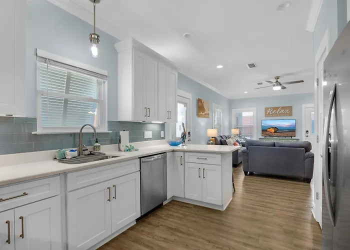 New Luxury Coastal Hideaway Tropic Like It's Hot *