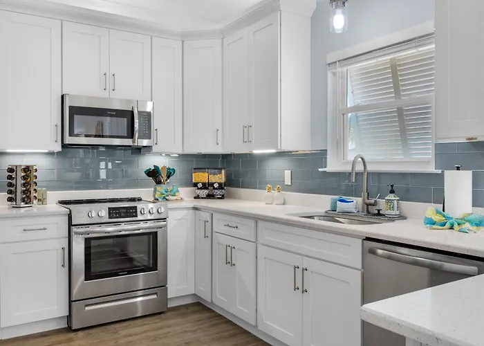 New Luxury Coastal Hideaway Tropic Like It's Hot