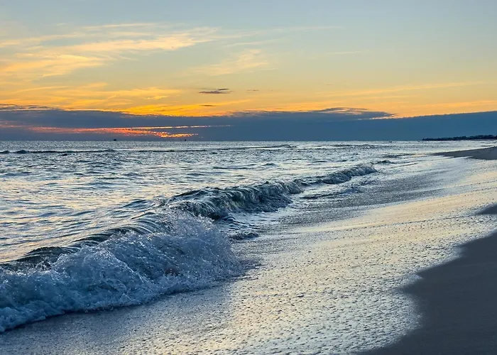 New Luxury Coastal Hideaway Tropic Like It's Hot Holiday home Gulf Shores