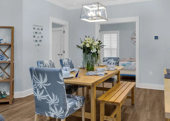New Luxury Coastal Hideaway Tropic Like It's Hot *