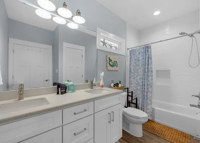 New Luxury Coastal Hideaway Tropic Like It's Hot Holiday home Gulf Shores